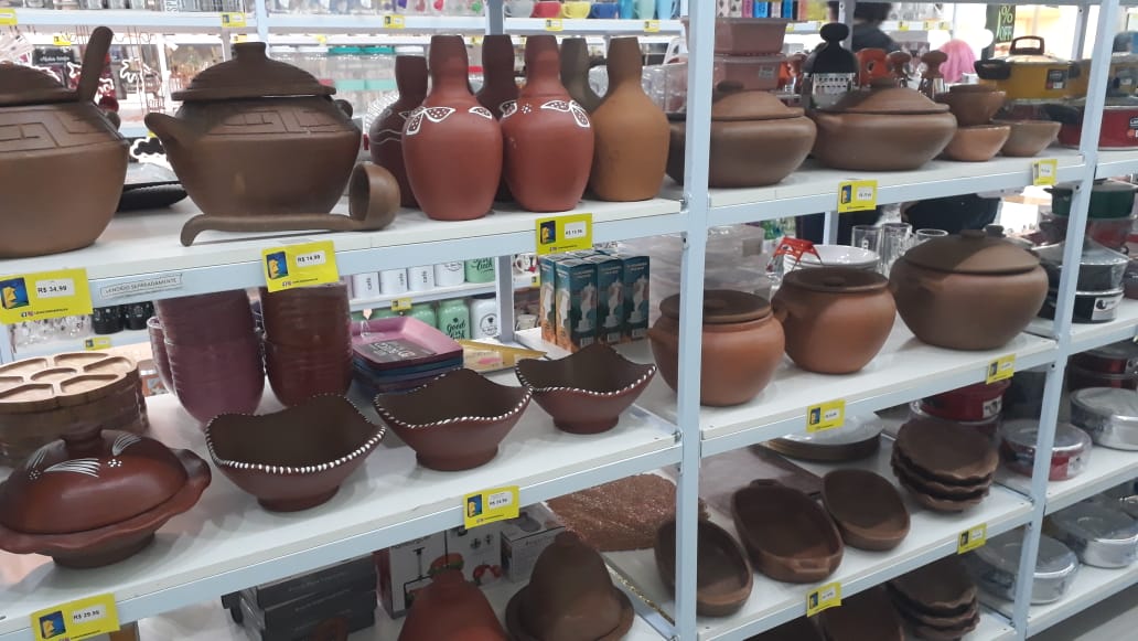 Loja promove Semana do Artesanato e vende peças de gesso, barro e MDF por R$ 15