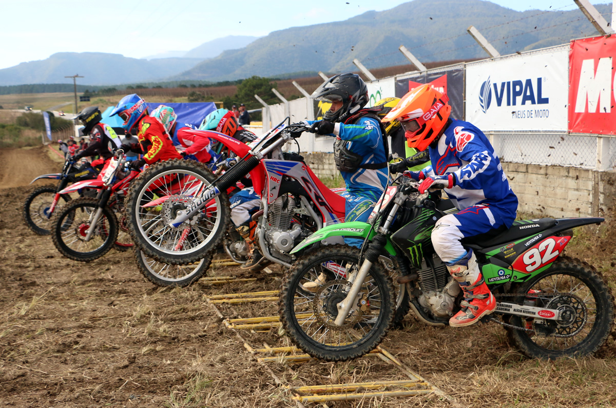 Copa Serra Litoral de Velocross retoma provas em Santa Catarina com apoio da Vipal Pneus de Moto