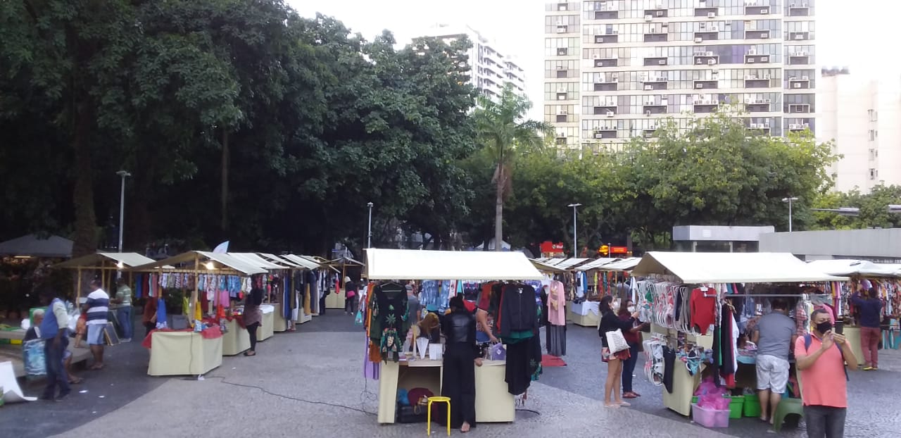 Artesanato, gastronomia e samba animam o Largo do Machado neste fim de semana