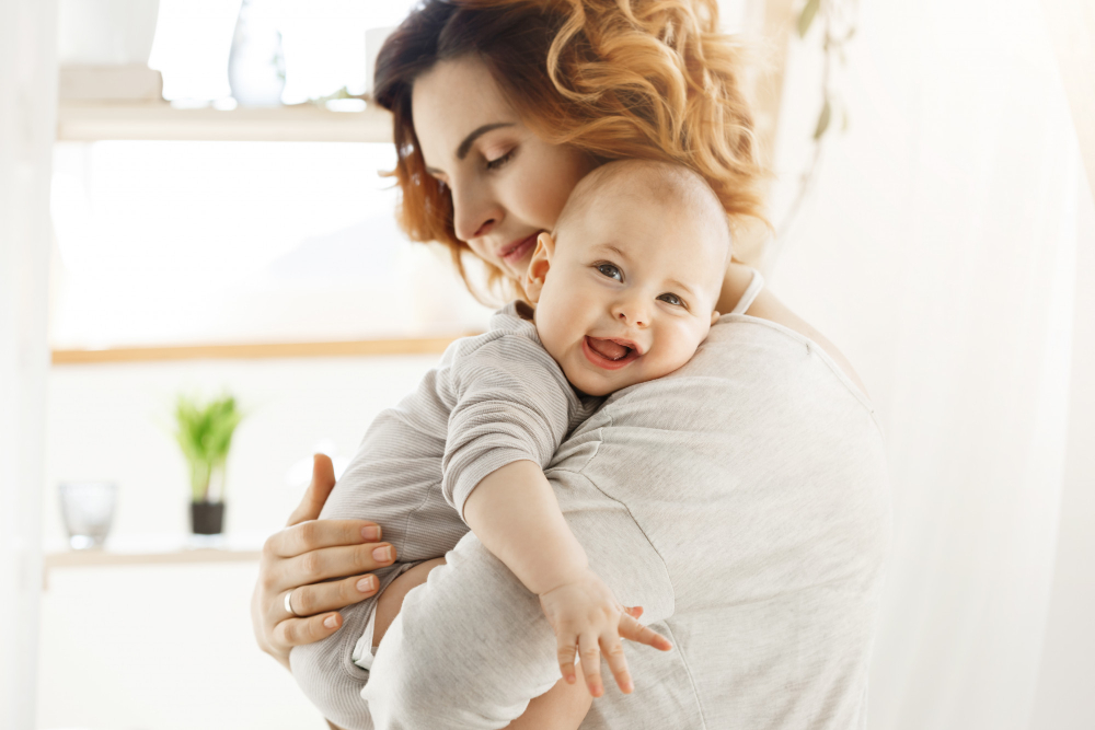 4 direitos das mamães com bebês de colo que precisamos respeitar