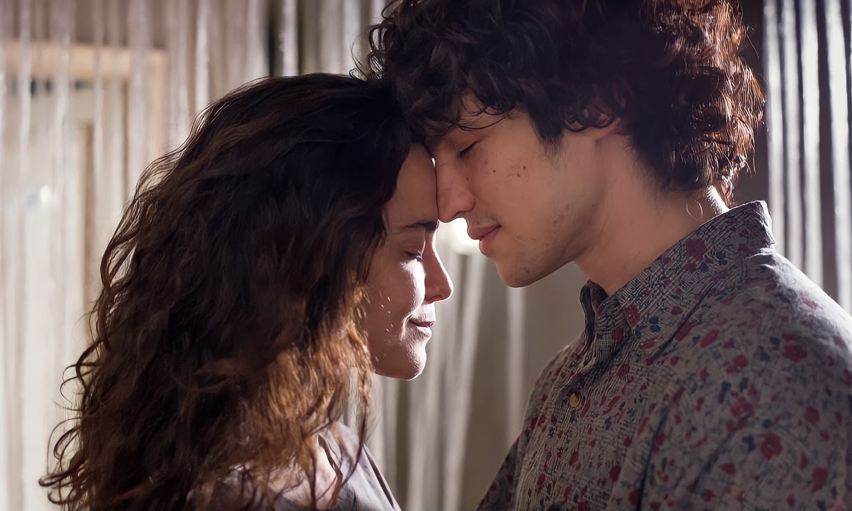 “Eduardo & Mônica”, com Gabriel Leone e Alice Braga, acaba de estrear no cinema do Shopping Estação