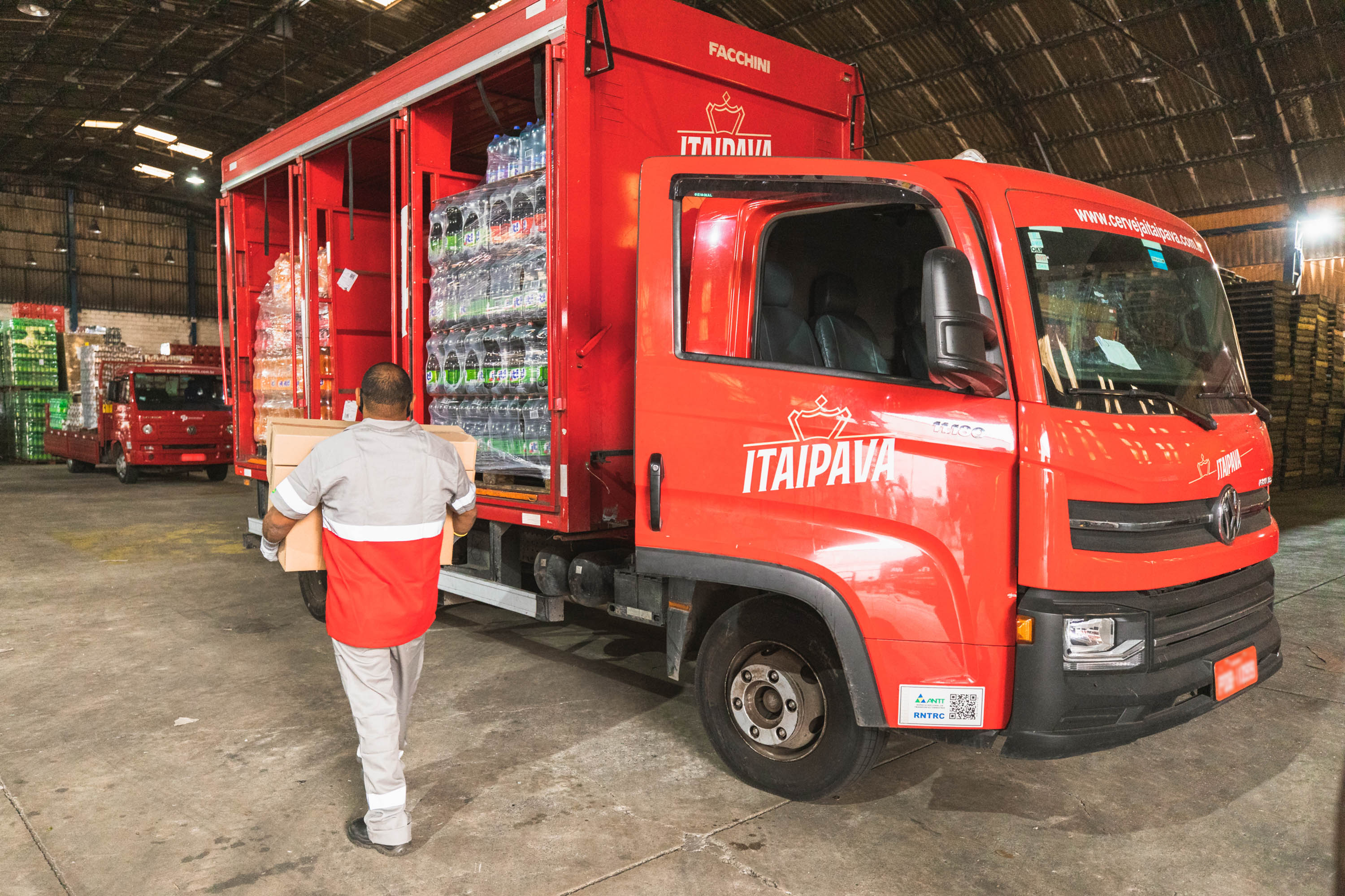 Comerciantes de Petrópolis recebem apoio de empresas