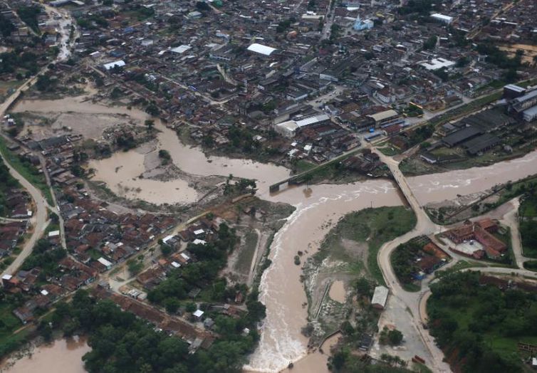 Chuvas em PE: Fundo social libera R$ 1 milhão para ajudar pequenos negócios