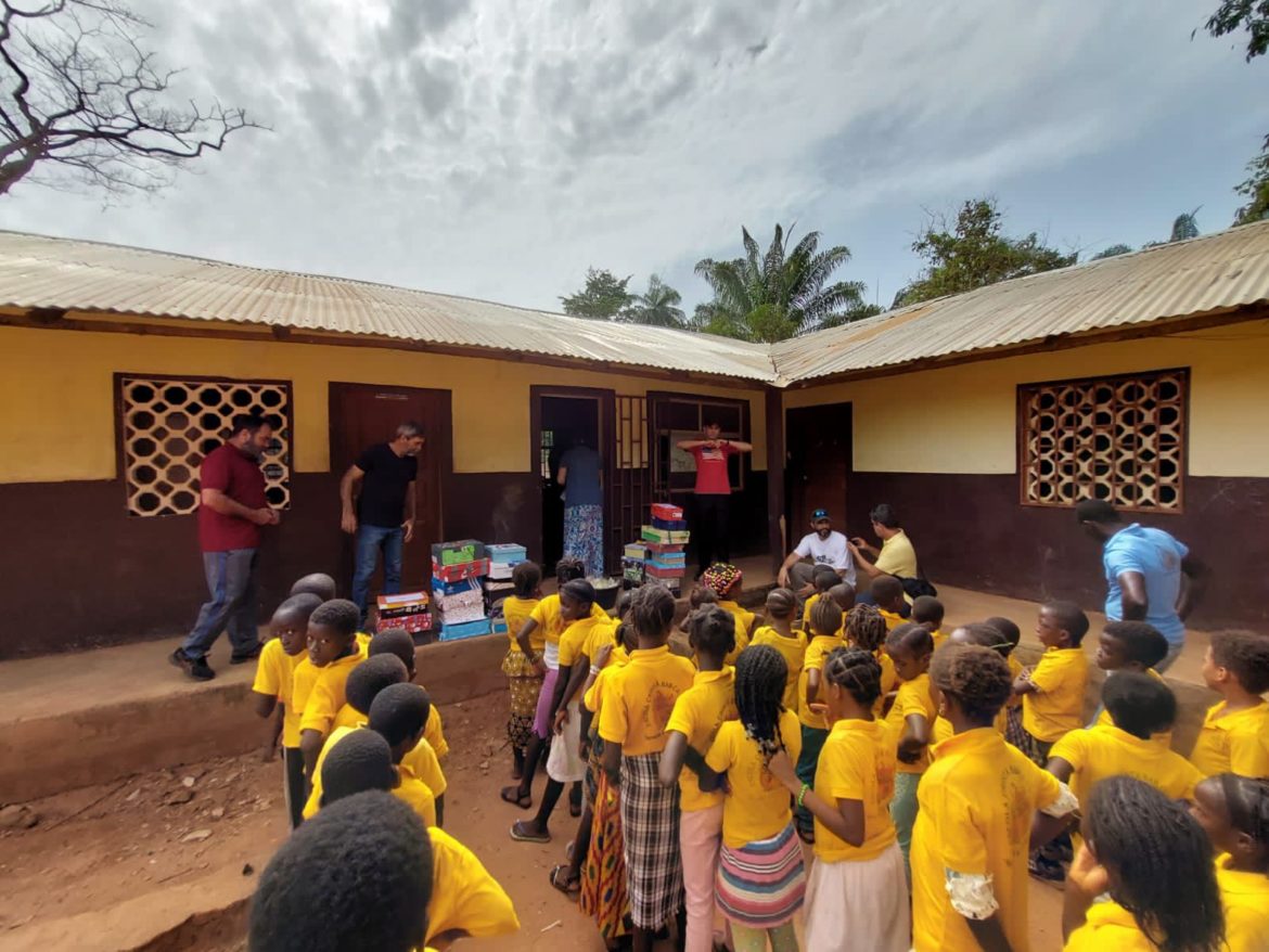 Empresa catarinense envia ajuda humanitária para Ucrânia e para Guiné-Bissau