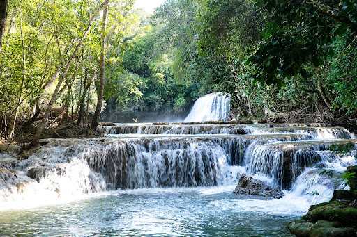 Cachoeiras em Bonito proporcionam contemplação e aventura