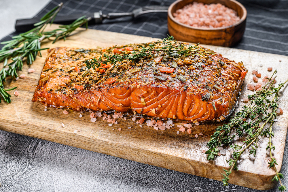 Salmão pode ser incluído na dieta de maneira saudável e sustentável