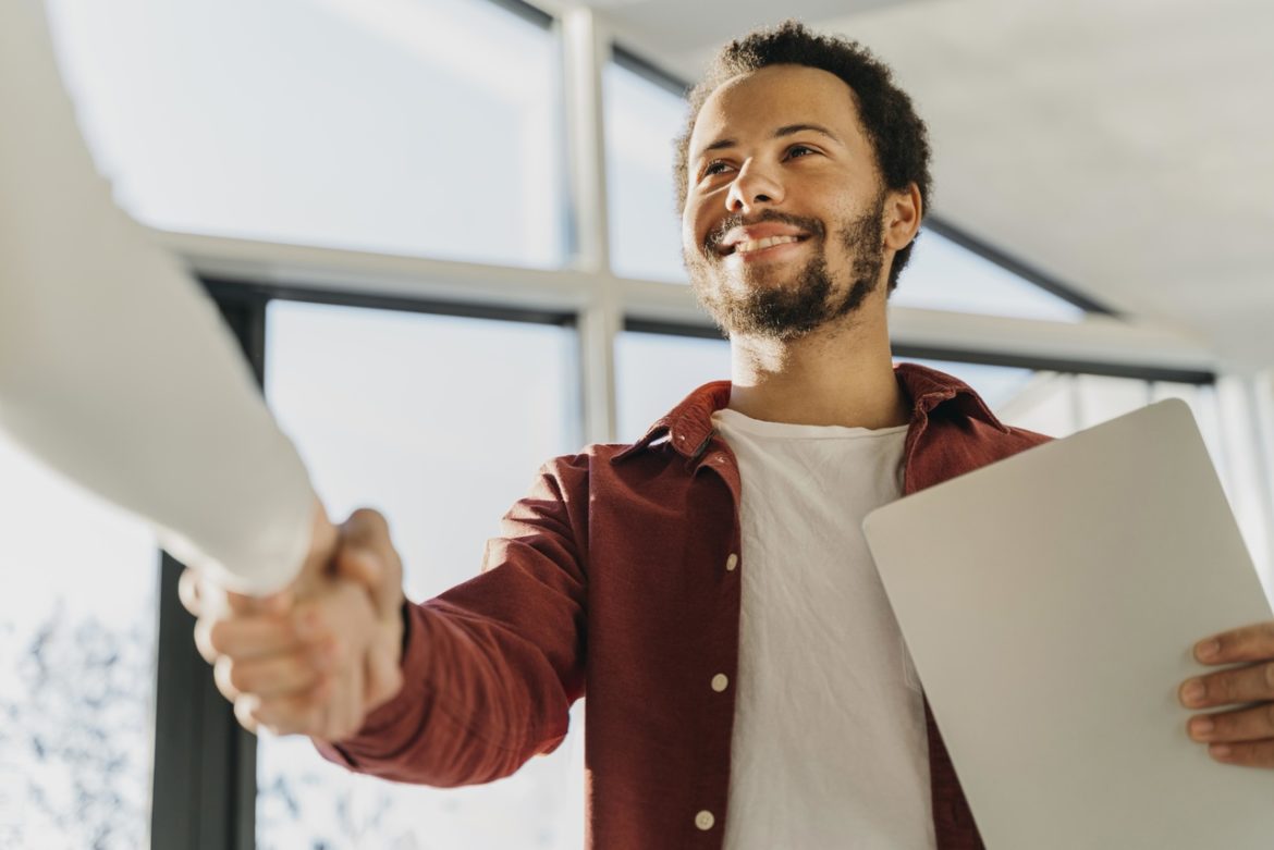 Mercado de trabalho aquecido oferece oportunidades de emprego