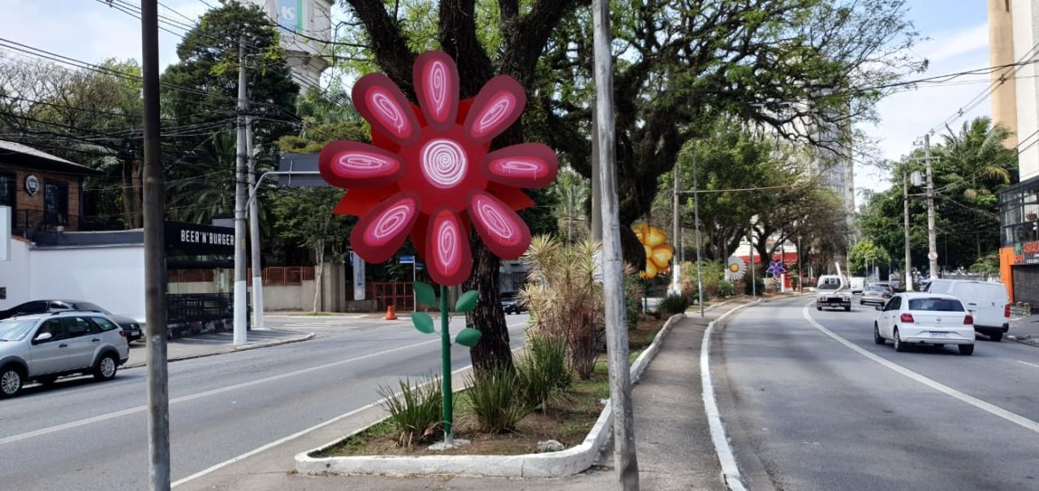 Avenida da zona leste ganha projeto artístico produzido com aço reciclado