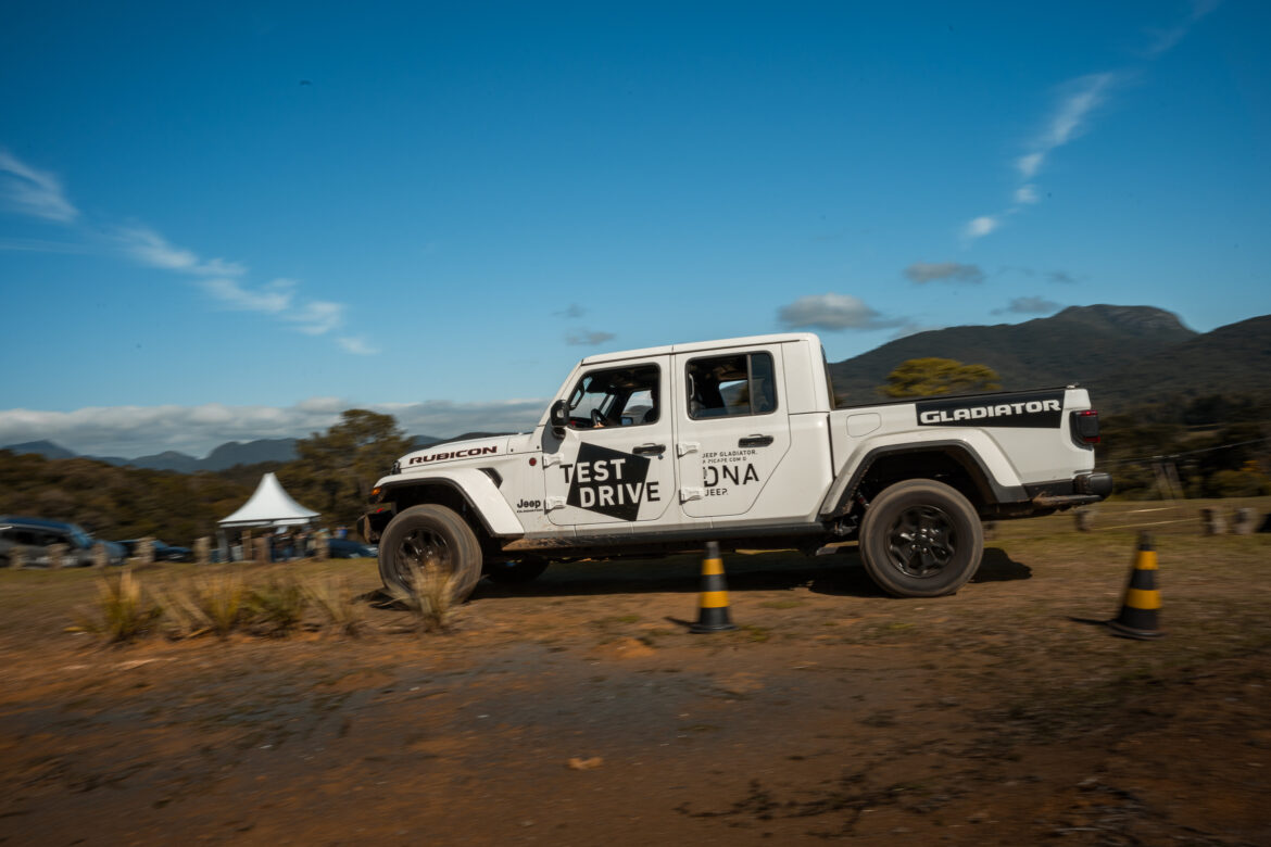 Shopping recebe test drive de lançamentos das marcas RAM e Jeep