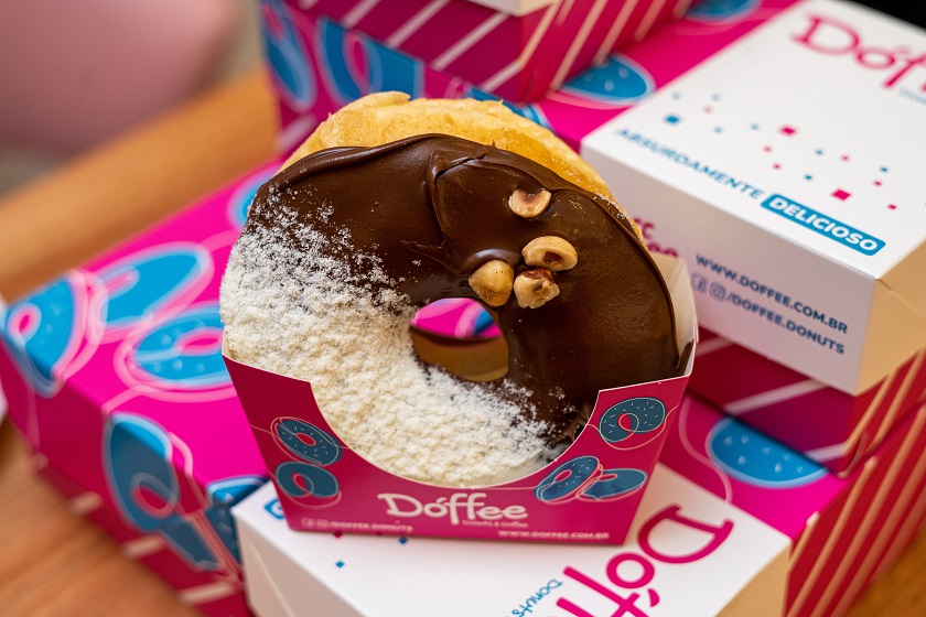 Dóffee Donuts inaugura primeira unidade no formato de quiosque 