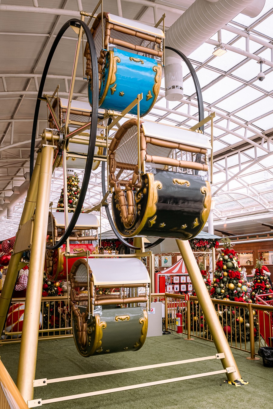 Natal do Shopping Estação tem carrossel e roda-gigante para as crianças