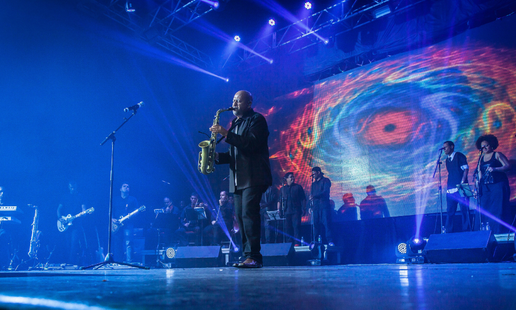 Saxofonista Angelo Torres celebra 20 anos de carreira solo em turnê nacional