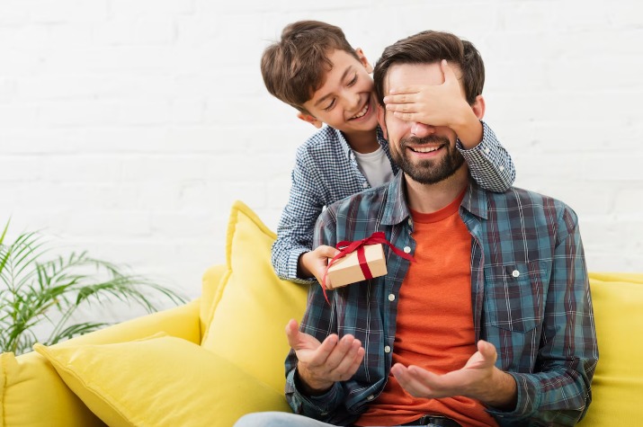 Não sabe o que dar de presente no Dia dos Pais? Confira opções para cada tipo de pai