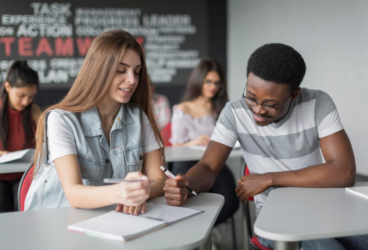 CEO explica como promover cada vez mais educação com os jovens brasileiros 