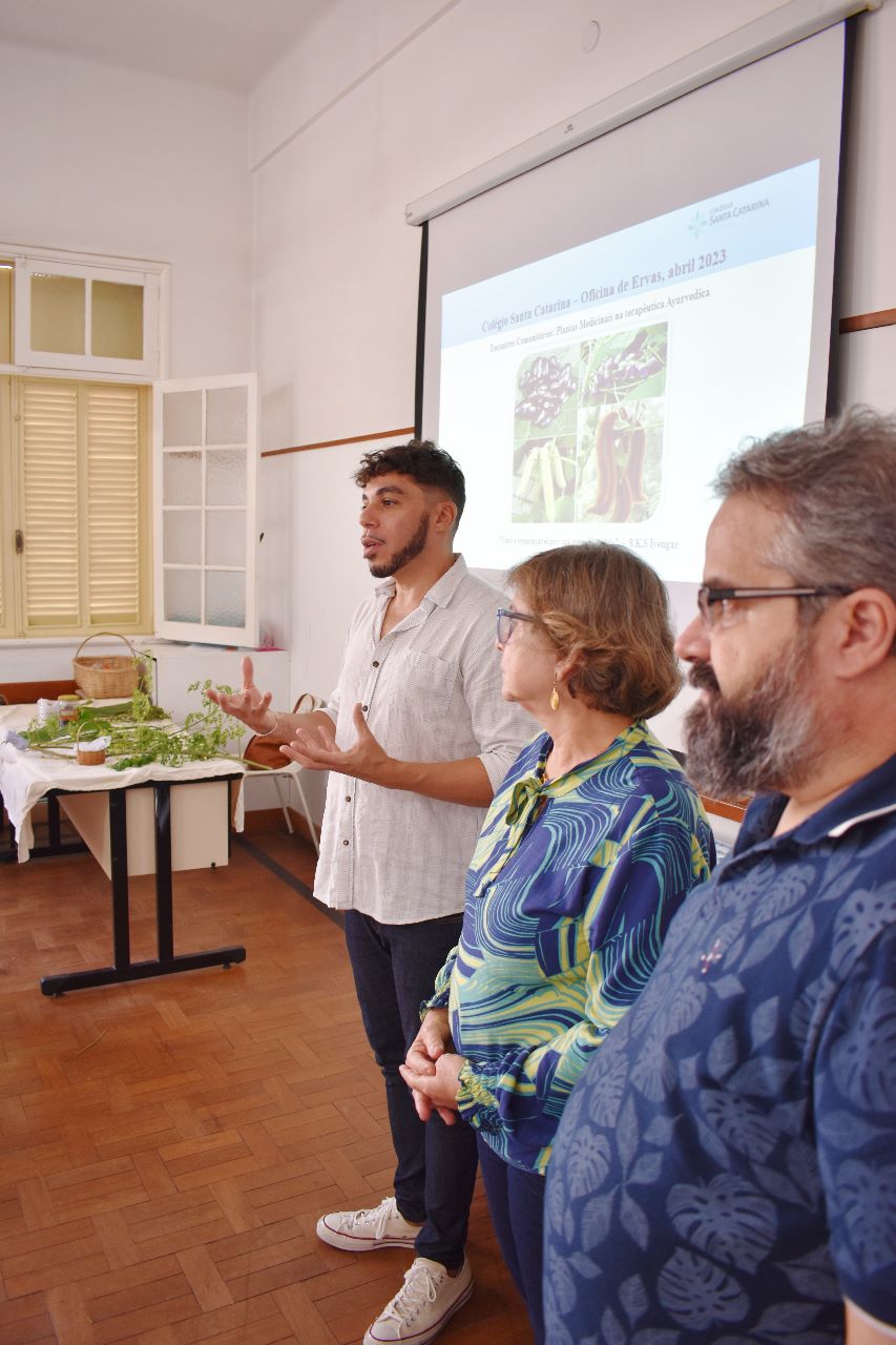 Encontro comunitário aborda a visão do Ayurveda sobre as plantas medicinais