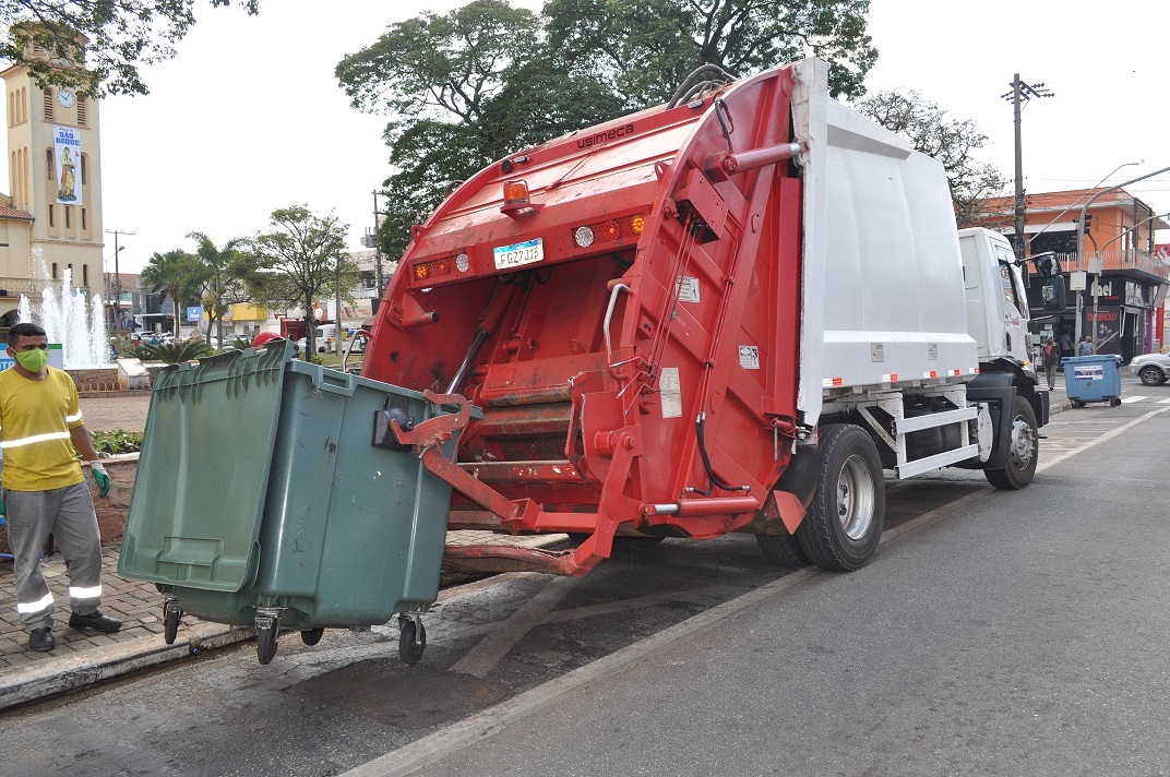 Coleta mecanizada melhora a qualidade de vida no trabalho dos coletores de lixo