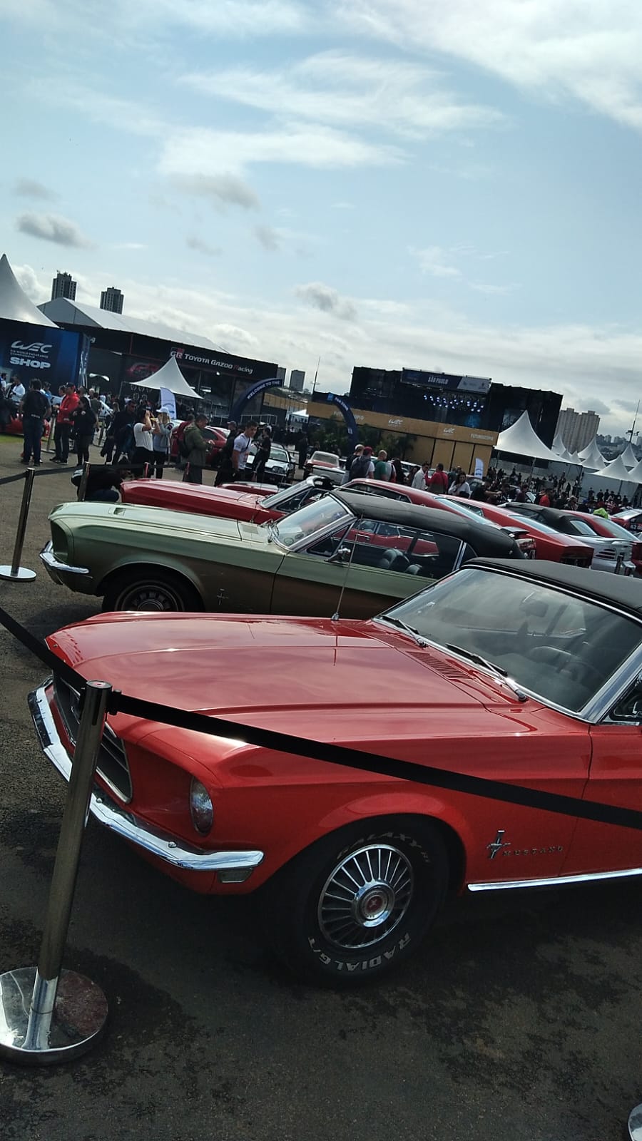 Exposição de Carros Antigos na Rolex 6 Horas de São Paulo encanta fãs de automobilismo