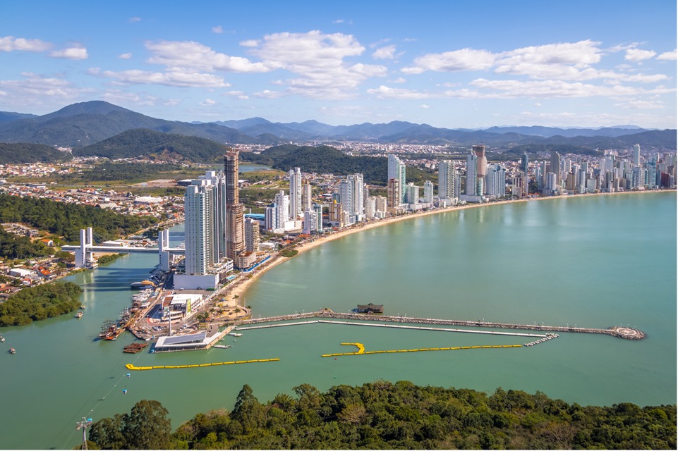 Balneário Camboriú: Infraestrutura Moderna e Qualidade de Vida de Alto Padrão